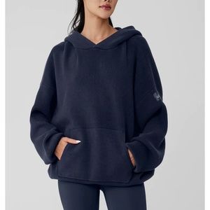 Alo yoga scholar hooded sweater